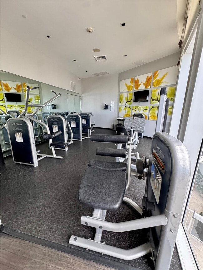 Building Photo - 17201 Collins Ave