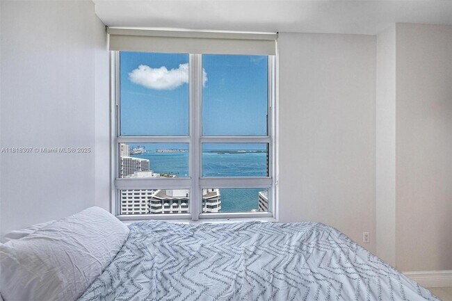 Building Photo - 951 Brickell Ave