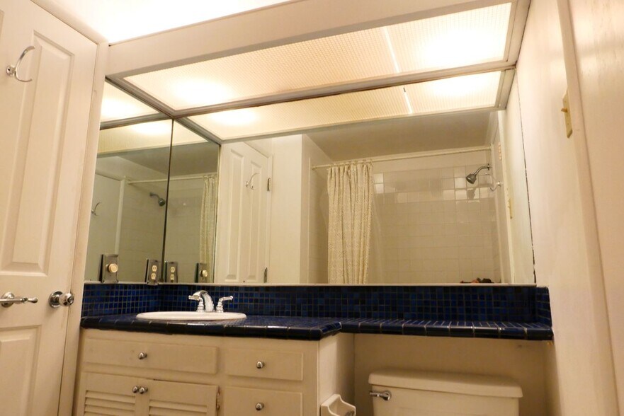 Building Photo - 6456 Surfside Way