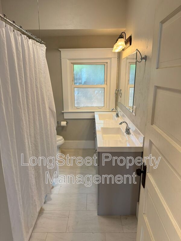 Building Photo - 129 NW 11th St