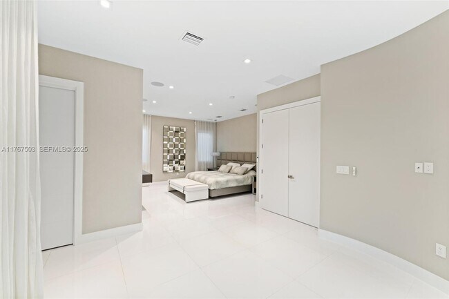 Building Photo - 10561 NW 67th Terrace