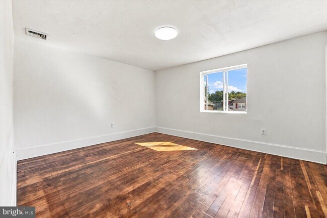 Building Photo - 162 Rosemont Ave