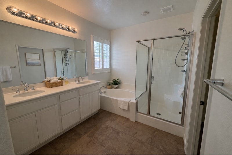 Building Photo - 16080 Begonia Ave