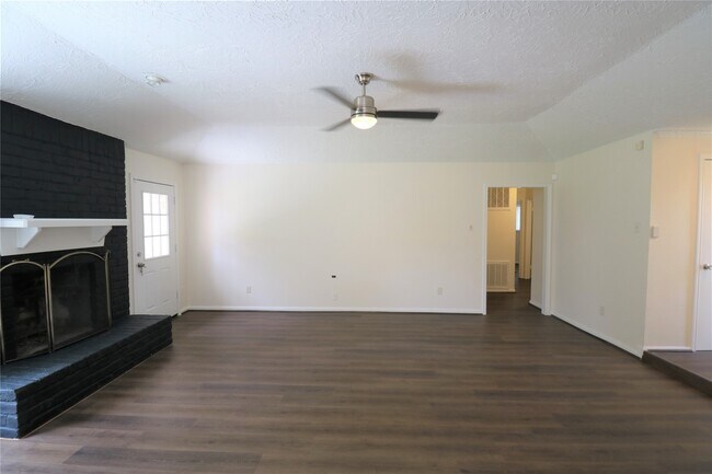 Building Photo - 1819 Fall Meadow Dr