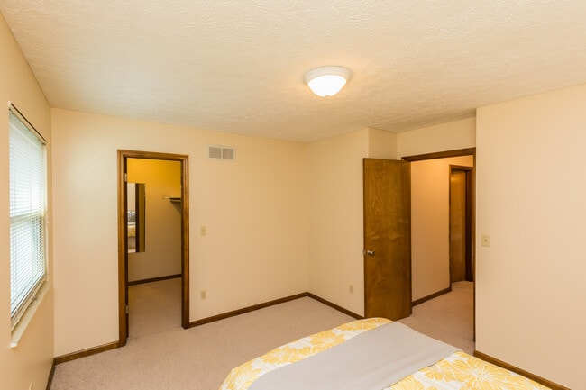 Building Photo - 4112 Loughmoor Dr