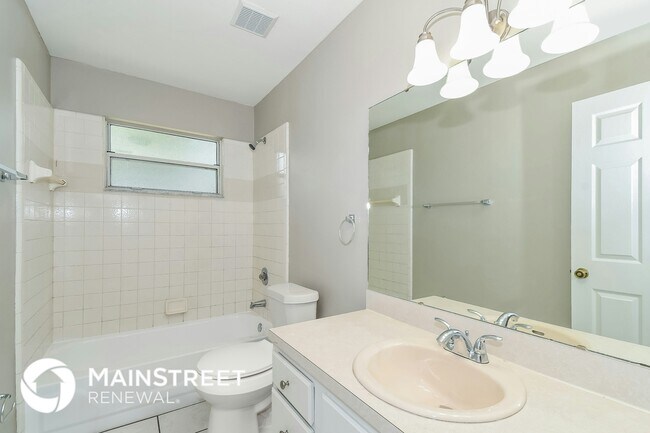 Building Photo - 2428 Justin Rd E