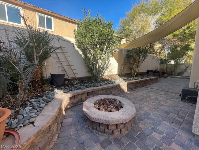 Building Photo - 2412 Briggsdale Avenue