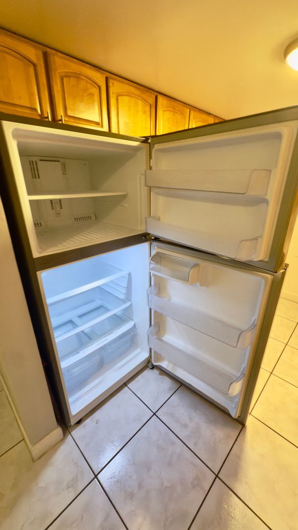 Building Photo - Spacious 1-Bed Condo in Sutton House – 974...