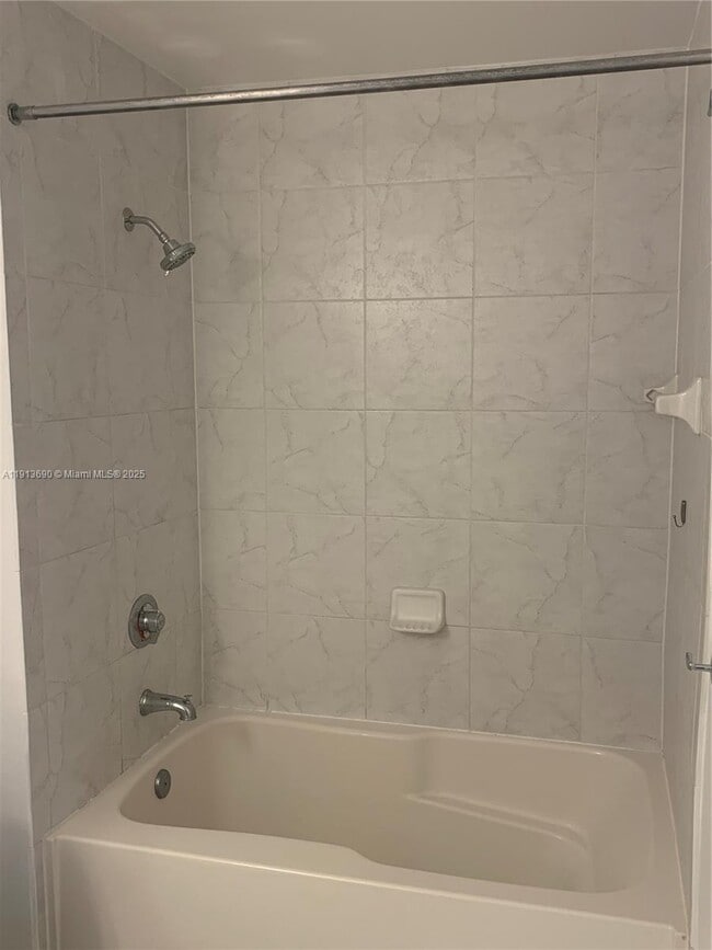 Building Photo - 133 NE 2nd Ave