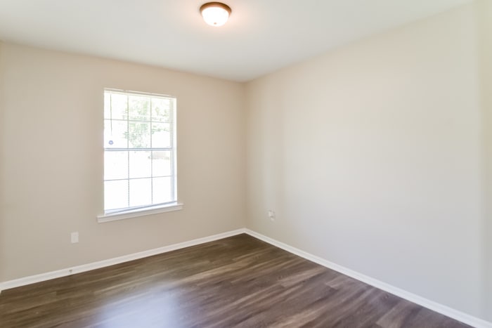 Building Photo - 813 N Burbank Dr