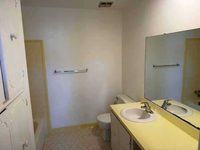 Building Photo - 3326 Quaker Springs Rd