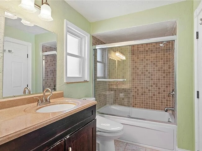 Building Photo - 3 Bed 2 Bath Lawrenceville House