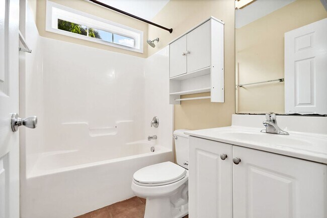 Building Photo - 104 Grasmere Ct