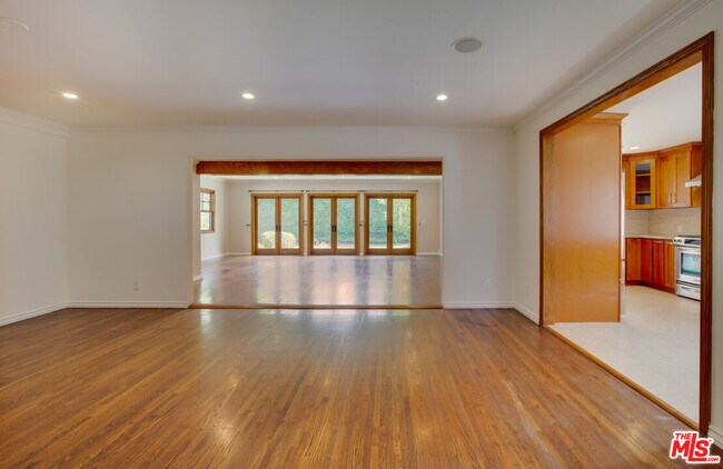 Building Photo - 3363 Colbert Ave