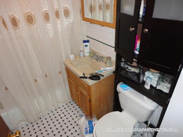 Building Photo - 40 Mozart St