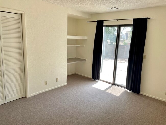 Building Photo - 2 Bedroom, 2 Bathroom in Cedar Creek with ...