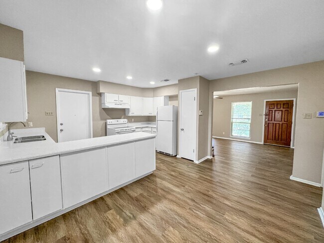 Building Photo - Welcome to Your New Rental in West San Antonio