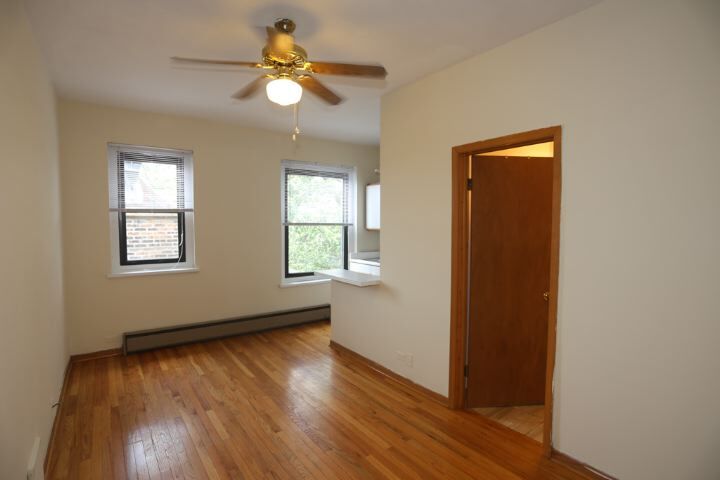 Building Photo - 640 W Barry Ave