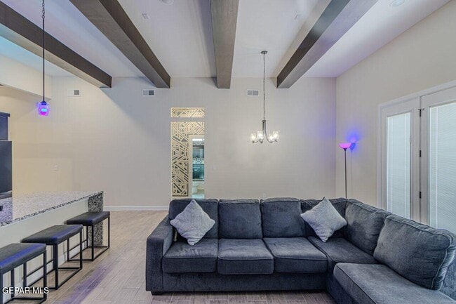 Building Photo - 273 Hunstanton St