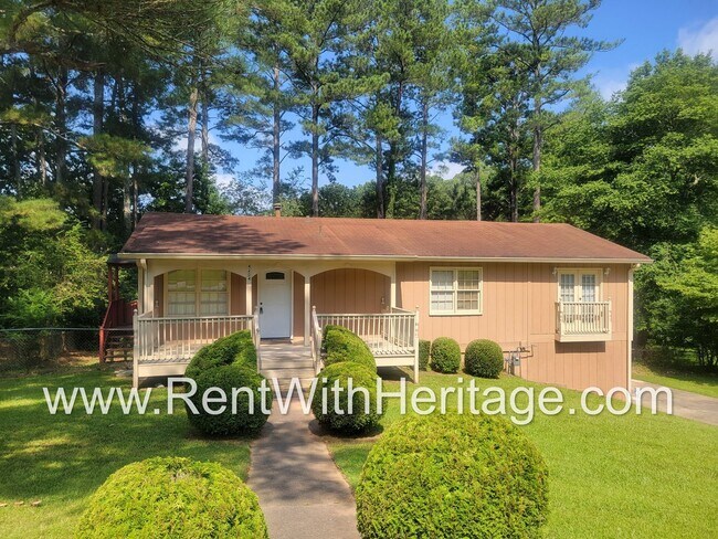 Building Photo - GREAT HOME / 3 BEDROOMS AND BONUS ROOM / GREAT LOCATION /  PRIVATE FENCED YARD