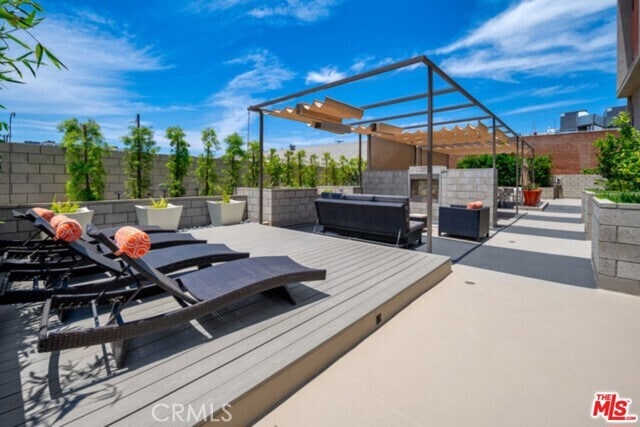 Building Photo - 4211 Redwood Ave