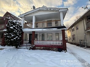 Building Photo - Spacious Two-Bedroom Unit in a Charming Mu...