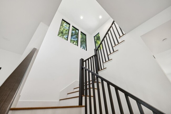 Building Photo - Luxurious Modern Single Family Home in West Menlo Park Available Now!