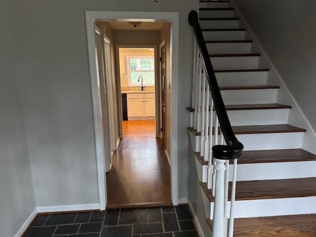 Building Photo - 3324 Henderson Creek Rd