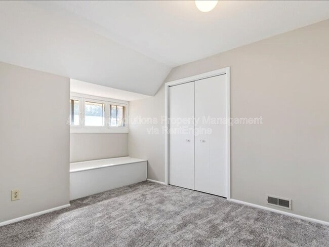 Building Photo - 1120 E 600 S