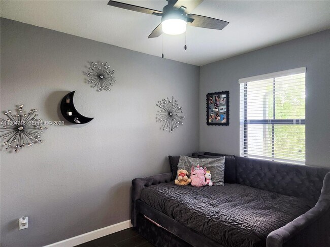 Building Photo - 11887 SW 150th Pl