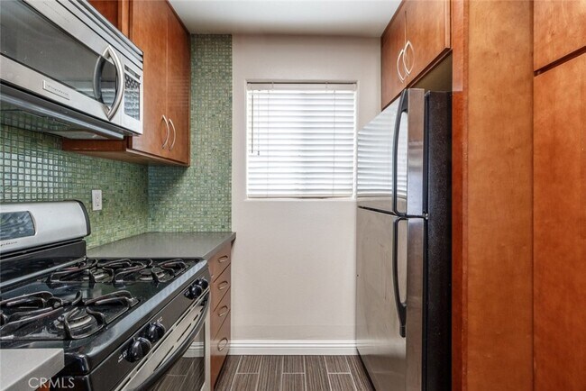 Building Photo - 14631 Dickens St