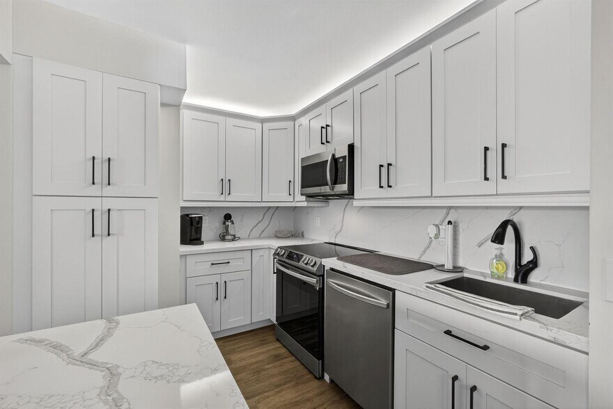 Building Photo - 1110 Green Pine Blvd