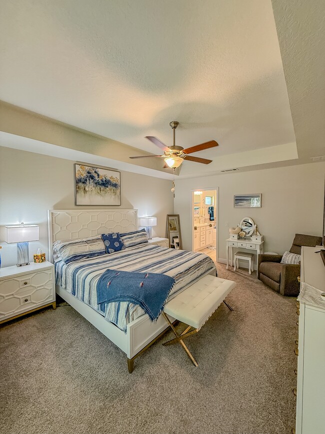 Building Photo - 2437 Hilton Dr