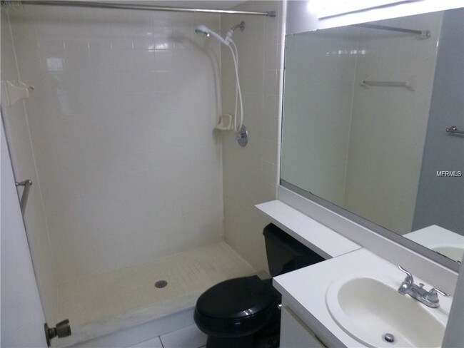 Building Photo - 1182 Pine Ridge Cir W