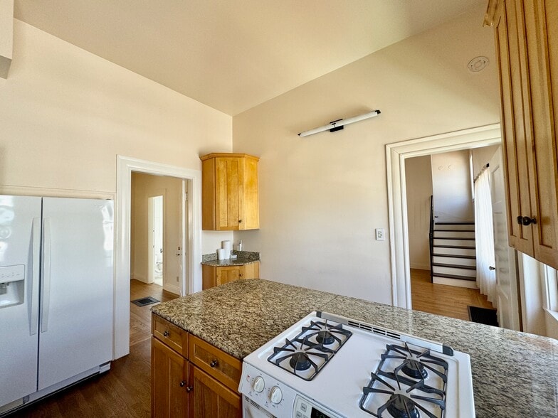 Kitchen - 1910 Union St