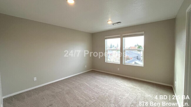 Building Photo - Modern 4 BD | 2.5 BA Home in Woodburn