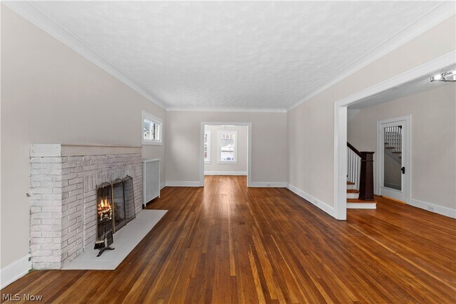 Building Photo - 867 East Blvd