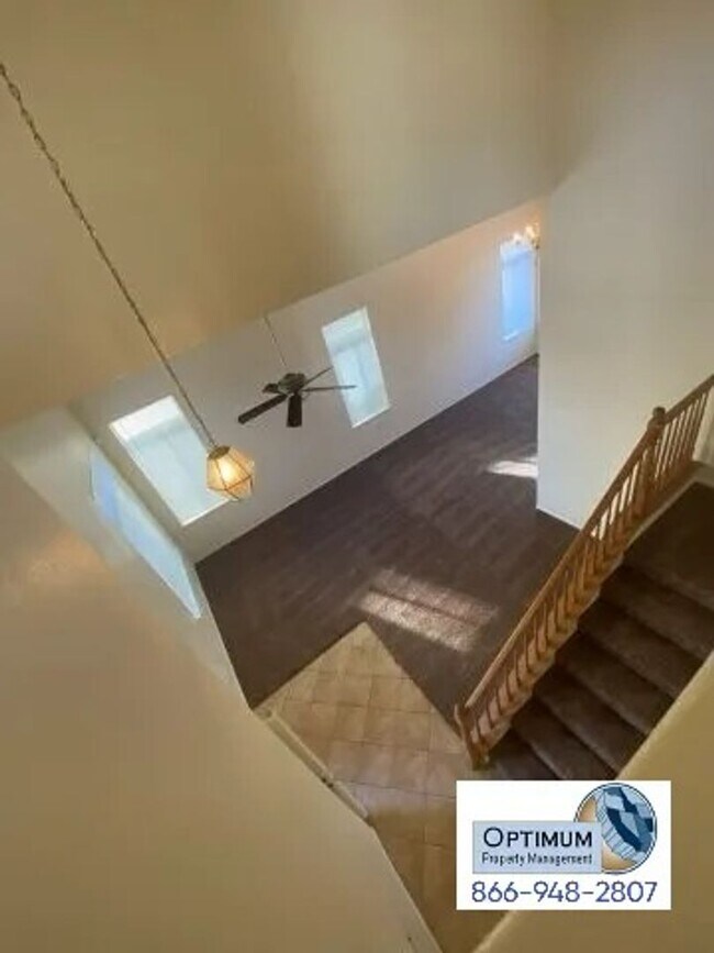 Building Photo - Spacious 4-Bedroom Home with 3-Car Garage & Downstairs Suite!