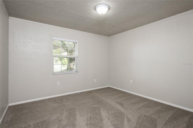 Building Photo - 104 Lighter Log Ln