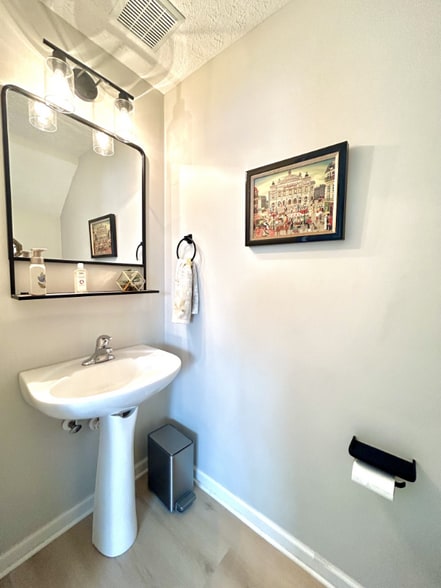 Building Photo - 7826 Heaton Way