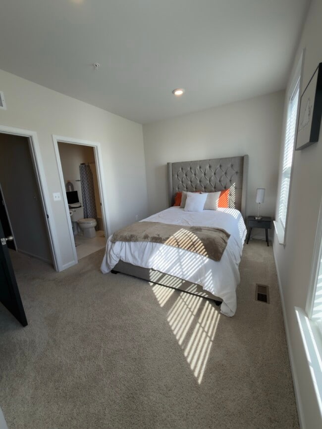 Building Photo - 2770 Lanham Hill Cir
