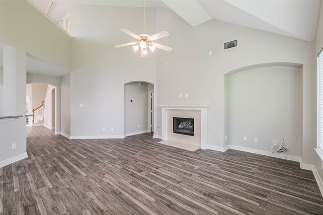 Building Photo - 5911 Brook Bend Dr