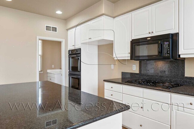 Building Photo - Stunning Luxury Living in Temecula | Expansive 4-Bedroom Masterpiece