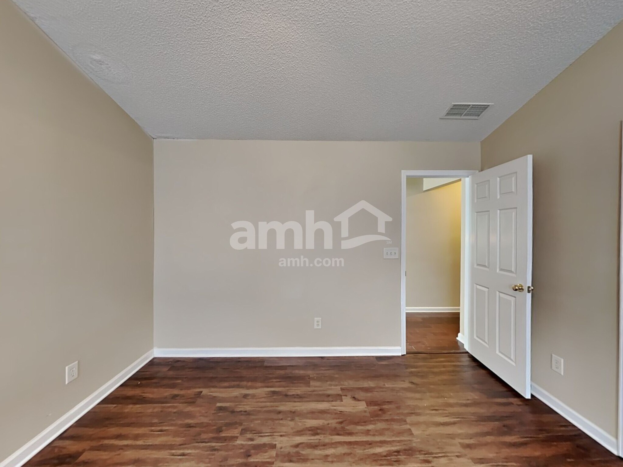 Building Photo - 212 Ashland Dr