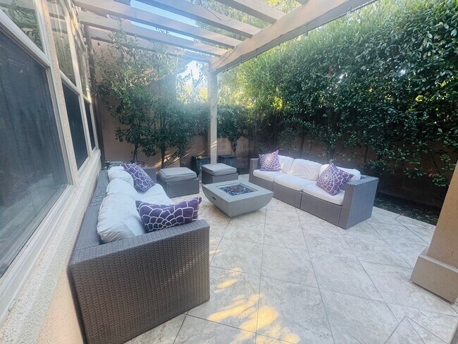 Building Photo - 113 Churchill