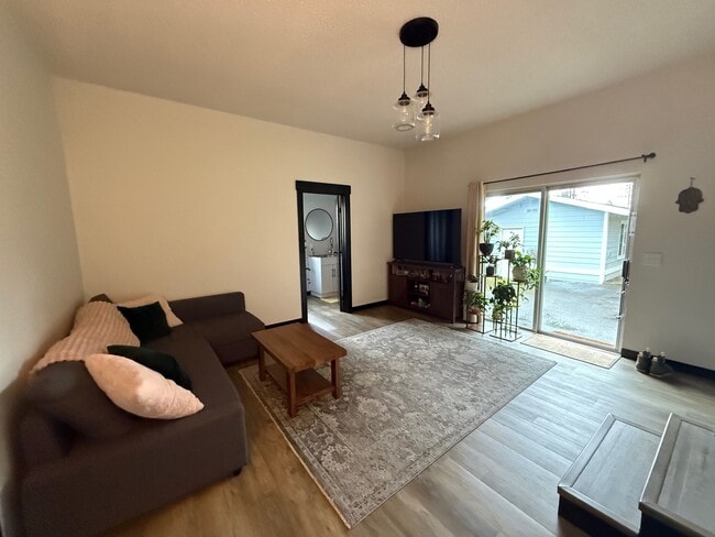 Building Photo - 26714 NE Valley St