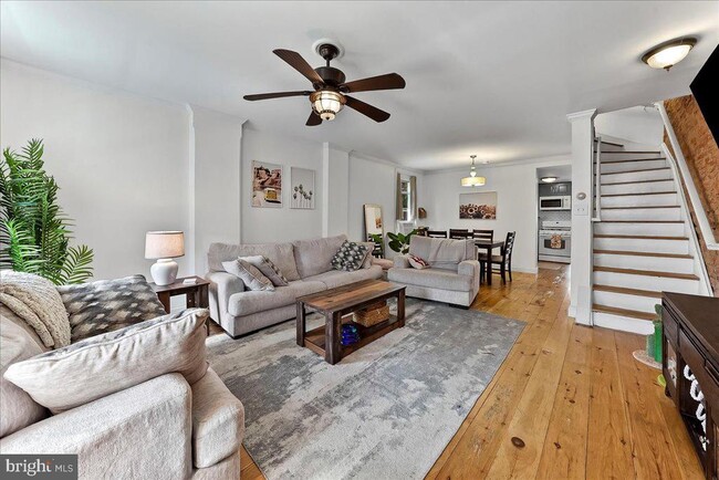 Building Photo - 131 E Union St