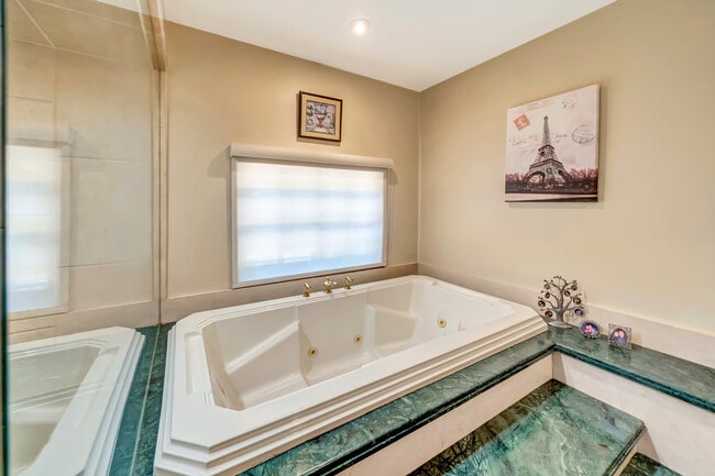 Building Photo - 22374 Algunas Rd