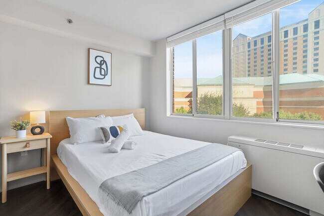 Building Photo - 801 15th St S