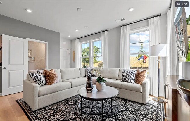 Building Photo - 9218 Magellan Pkwy